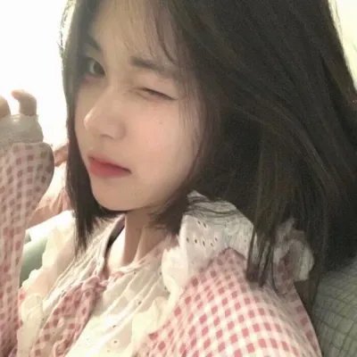 蒙面纱的男子