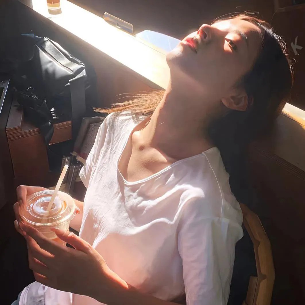 白色的女人